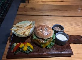 Winterfield Cafe & lounge - Cafe / Best Food and Drinks /Best Restro-Bar/Best Restaurant Manali
