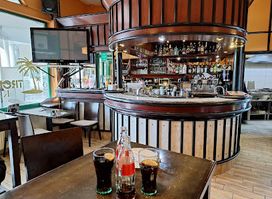 Tropical bar