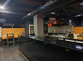 CORNER night club