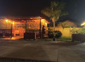 Tamatama Lounge Bar & Restaurant