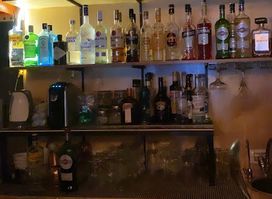 Al-jisser pub