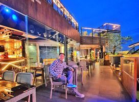 LIMA Rooftop Bar