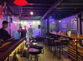 J pub boudha