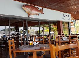 Sails Restaurant & Pub