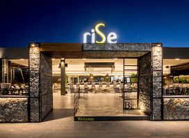 riSe Restaurant & Cocktail Bar
