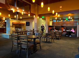 Black Butte Ranch - Robert's Pub now open for lunch and dinner