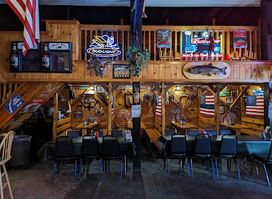 Bears Den Restaurant & Tavern