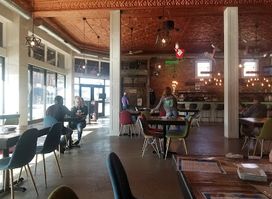 E's Hideaway Restaurant