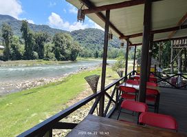 The Country Side Bar
