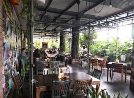 The Bee @ Publika