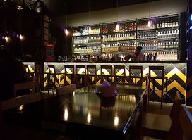 Grizzly Bar & Burger