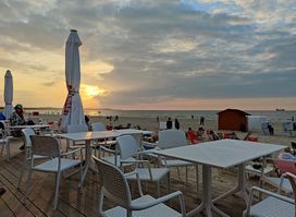 Tiki Beach Bar & Food