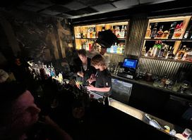 Artefaktai Cocktail Club