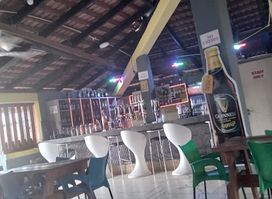 Mind the Gap Bar & Restaurant