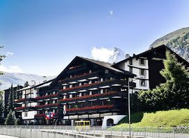 Alpenhof Bar & Cigar Lounge
