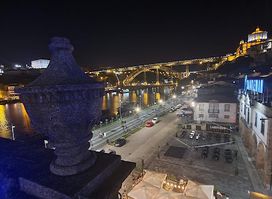 Cruz Terrace Bar