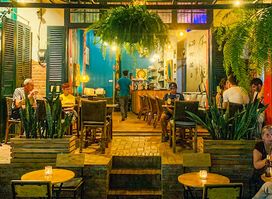 B82 Bar Luang Prabang