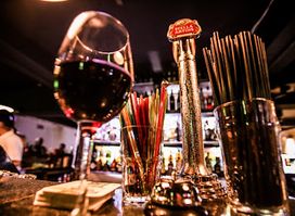 Rookies Pub - Live Music Bar & Diner