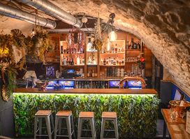 LE BISCORNU BAR