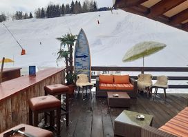 James Beach Bar