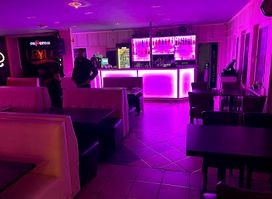 Esperon CAFE BAR & Cocktail Lounge