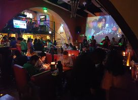 Charlie's Restaurant & Bar