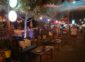 Cream Cafe Bar