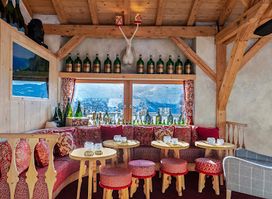 Paradiso Mountain Club & Restaurant