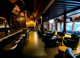 EVOLVE BISTROxMUSIC