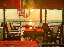 Cafe Black Beach