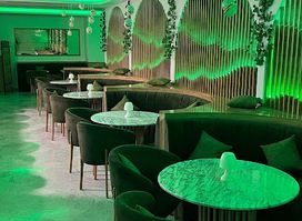 L’ARQ RESTAURANT & LOUNGE