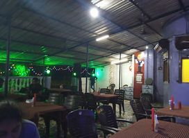 Aloms Bar and Restaurant