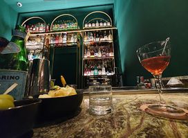 SHUB - Secret Cocktail Bar
