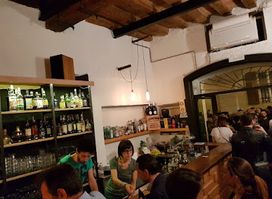 Slanzi Pub & Vinyl