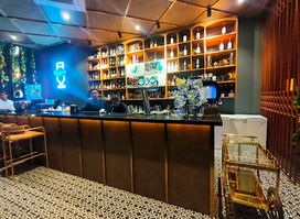 Padauk Bar & Restaurant