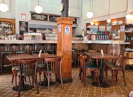 Los Galgos Bar