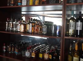 Hunters Lounge, Bar & Restaurant