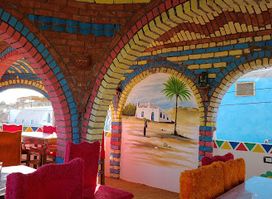 Núbiai falu-Crocodile House