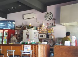 Club Fifth Avenue Sports Bar And Restaurant.