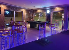 One Lounge Bar