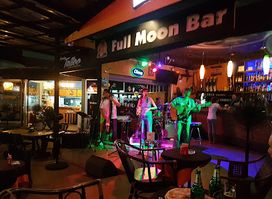 Full Moon Bar and Restaurant