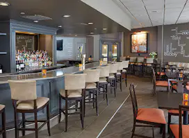 21 Lake Restaurant and Bar