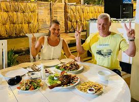 Golden Cafe & Beach Bar