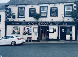 O'Connor's Bar & Lounge, Tinahely, Dwyer Square