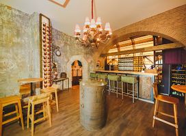 Vino Wine Bar & Tapas