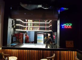 Royal Beezz Bar & Restaurant