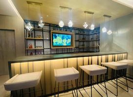 Travox Bar & Cocktail Lounge