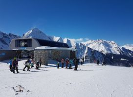 White Lounge