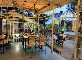 Bikalpa Art Cafe & Bar