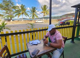 Ballaz Restaurant & Bar